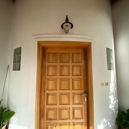 Apartment Vila Dejvi And Delisia